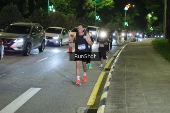 Runner Photo 4240536