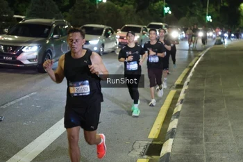 Runner Photo 4240549