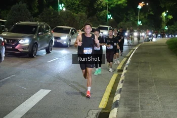 Runner Photo 4240551