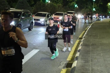 Runner Photo 4240553
