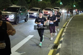 Runner Photo 4240556
