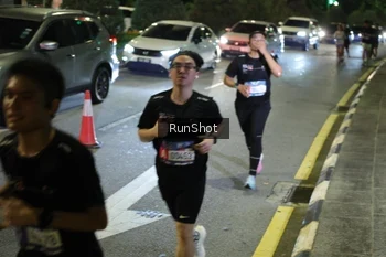 Runner Photo 4240573