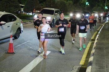 Runner Photo 4240600