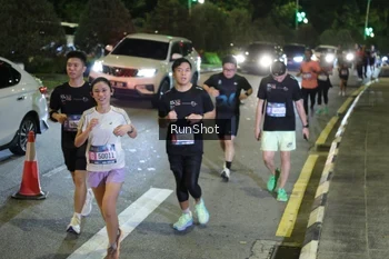 Runner Photo 4240612