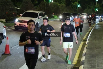 Runner Photo 4240615