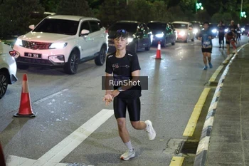 Runner Photo 4240693