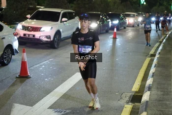 Runner Photo 4240694