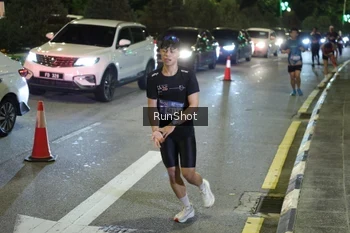 Runner Photo 4240695