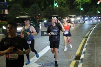 Runner Photo 4240725