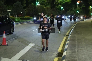 Runner Photo 4240759