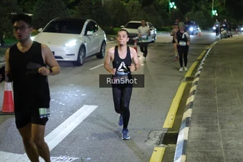 Runner Photo 4240760
