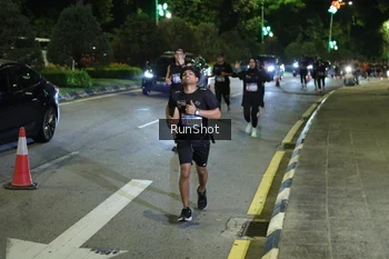 Runner Photo 4240761