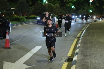 Runner Photo 4240765