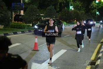 Runner Photo 4240773