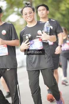 Runner Photo 4240798
