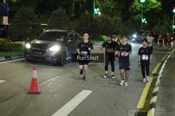 Runner Photo 4240813