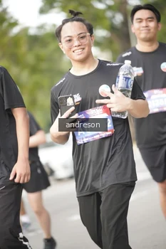 Runner Photo 4240816