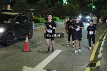 Runner Photo 4240823