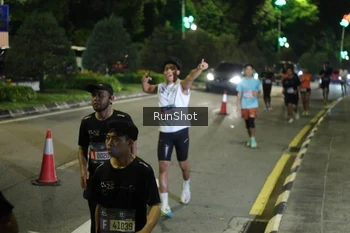 Runner Photo 4240872