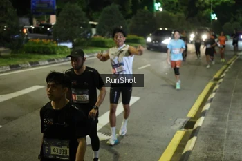 Runner Photo 4240873