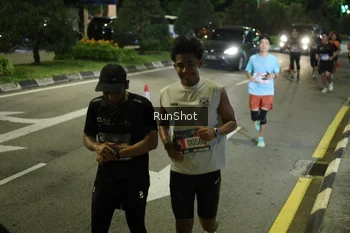 Runner Photo 4240874