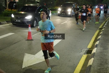 Runner Photo 4240882