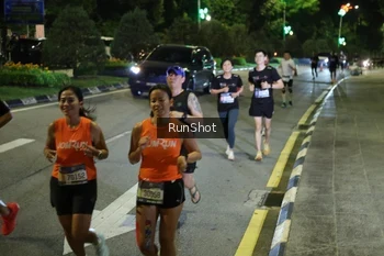 Runner Photo 4240947