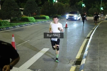 Runner Photo 4240975