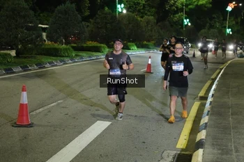 Runner Photo 4240995