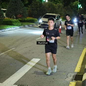 Runner Photo 4241091