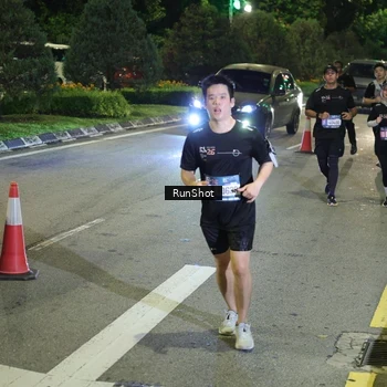 Runner Photo 4241100