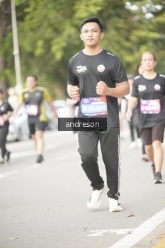 Runner Photo 4241185