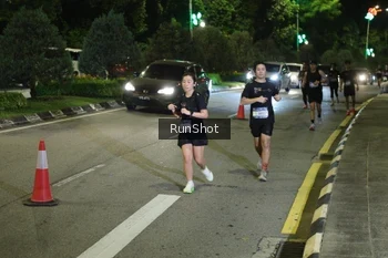 Runner Photo 4241351
