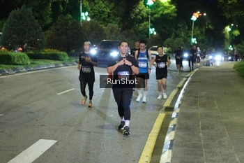 Runner Photo 4241374