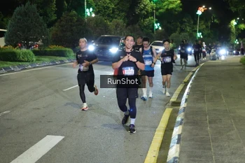 Runner Photo 4241376