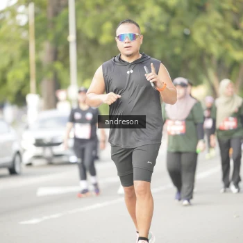 Runner Photo 4241435