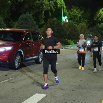 Runner Photo 4241460