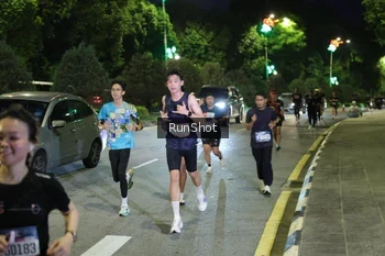 Runner Photo 4241571