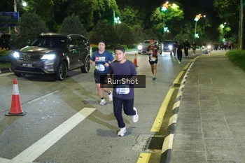 Runner Photo 4241594