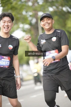 Runner Photo 4241597
