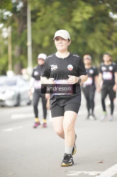 Runner Photo 4241616