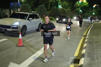 Runner Photo 4241692
