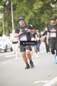 Runner Photo 4241792