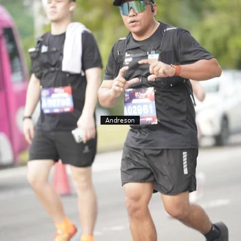 Runner Photo 4241798