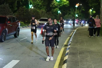 Runner Photo 4241863