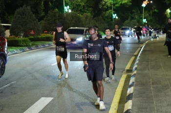 Runner Photo 4241865