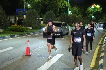 Runner Photo 4241871