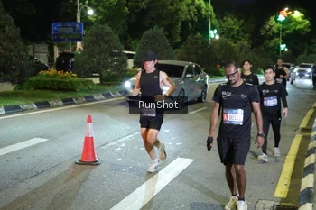 Runner Photo 4241875