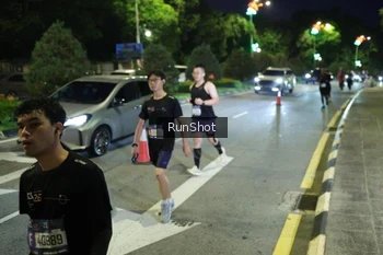 Runner Photo 4241894