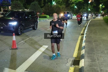 Runner Photo 4241907